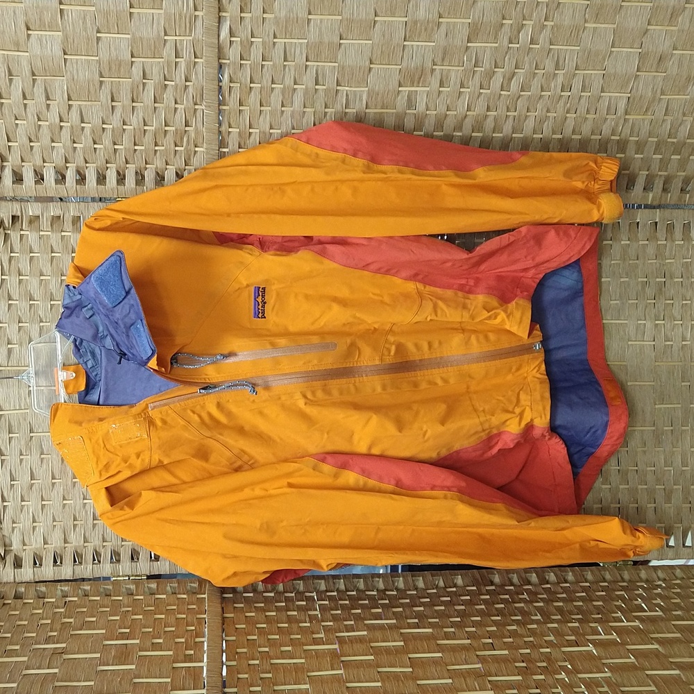 Patagonia windbreaker raincoat womens M